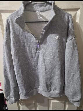 ALO Yoga Heather Gray Quarter-Zip Pullover Sweatshirt